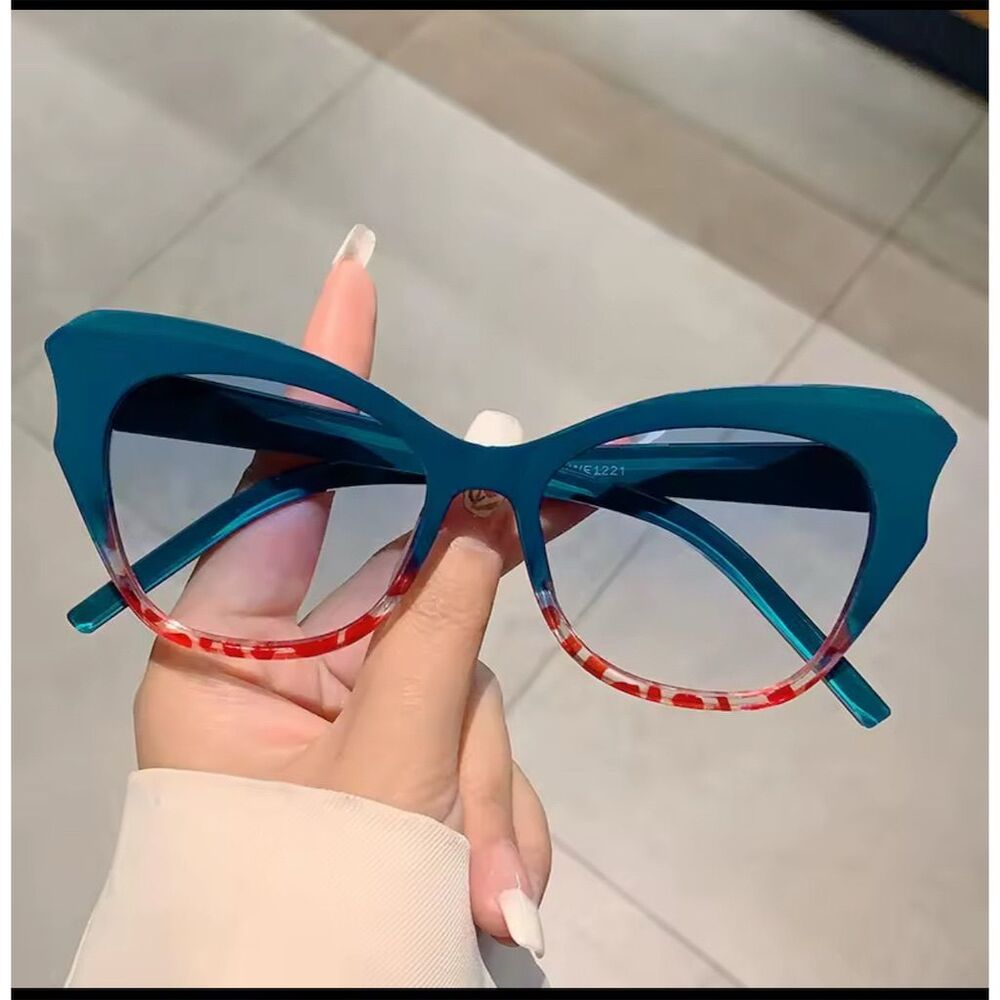 Women's Cat Eye Gradient Blue Retro Fashion Sunglasses